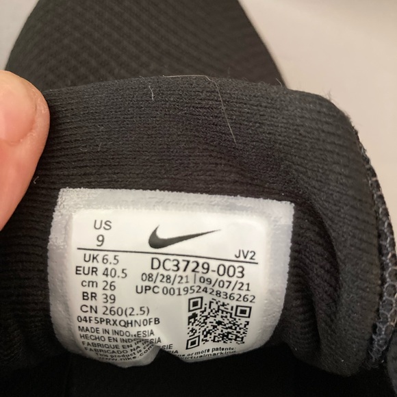 Nike Revolution 6 size W9 - Picture 2 of 4